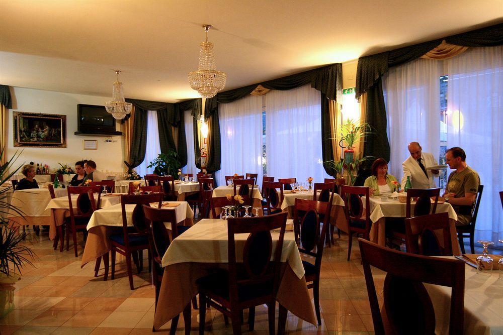 Hotel Royal Bosa Restaurant photo